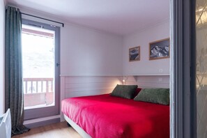 4 bedrooms, WiFi - 2nd floor, swimming pool, sauna, hammam, balcony, tv, ski locker, 88m², Val Thorens (Val Thorens)