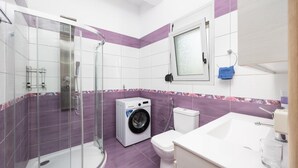 Shower, hair dryer, towels - Villa Sapfo - Two Bedroom Villa, Sleeps 4 (Lefkada)
