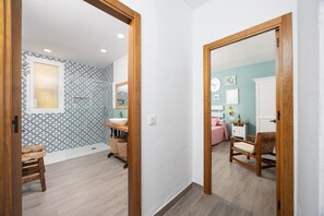 Bruser, hårtørrer, håndklæder