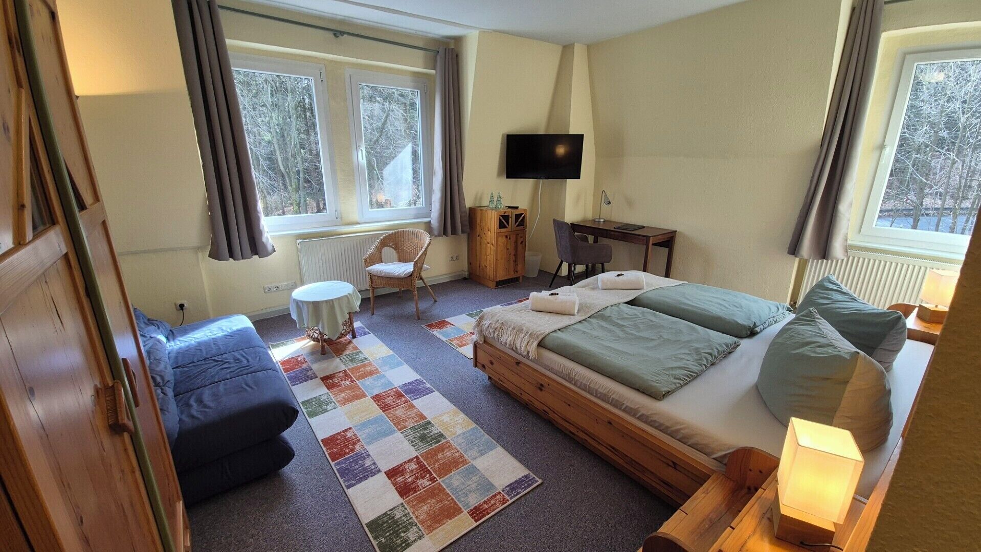 Comfort-Doppelzimmer | Schreibtisch, laptopgeeigneter Arbeitsplatz, schallisolierte Zimmer