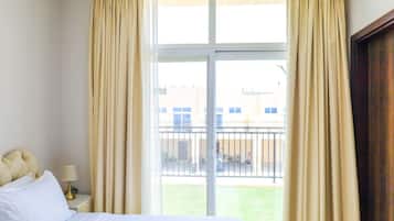 3 makuuhuonetta, työpöytä, silitysrauta/-lauta, ilmainen Wi-Fi