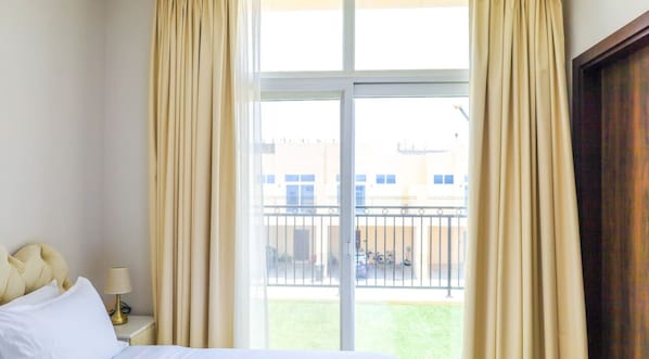 3 makuuhuonetta, työpöytä, silitysrauta/-lauta, ilmainen Wi-Fi