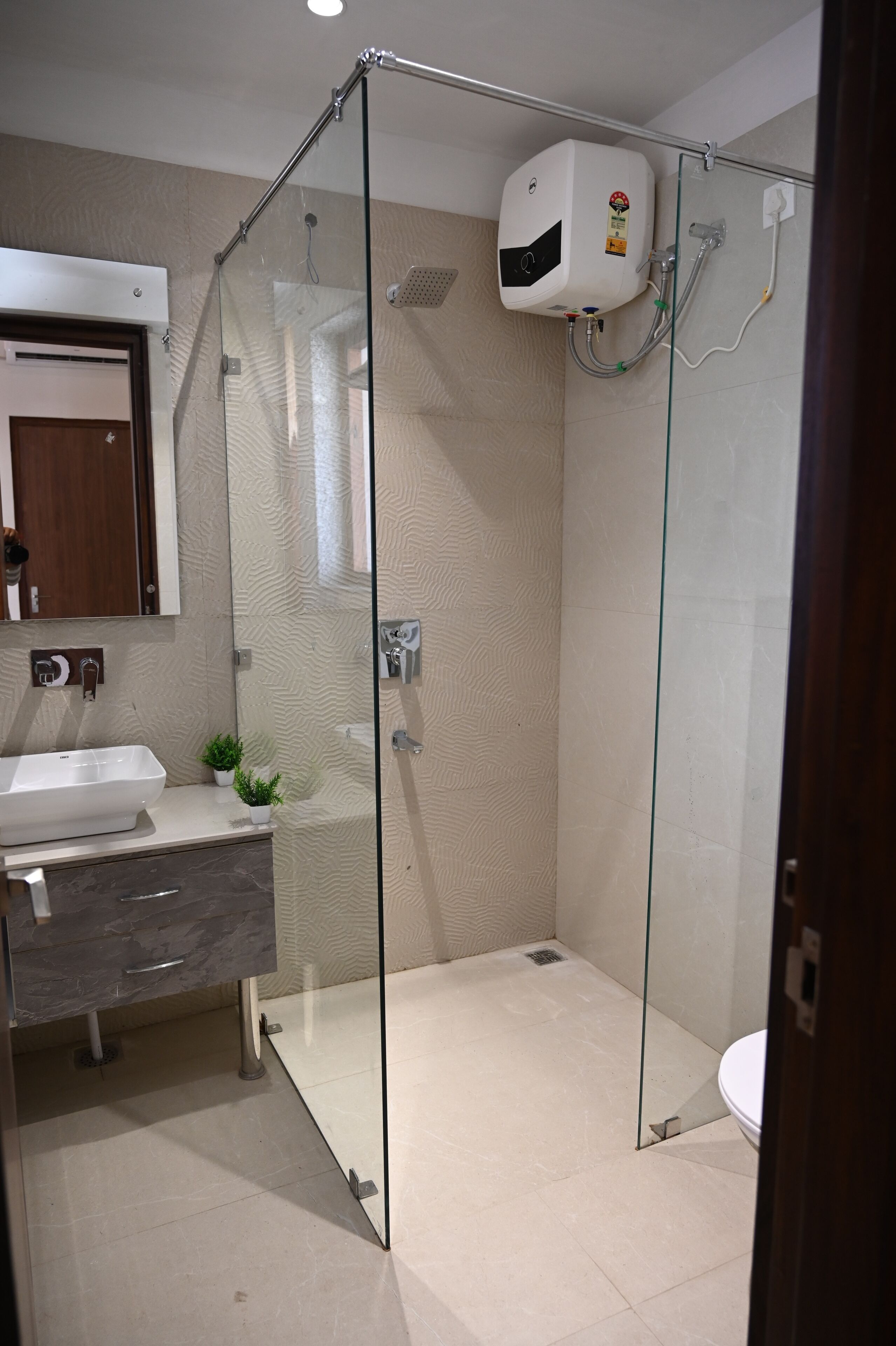 吹风机、毛巾、肥皂、洗发水