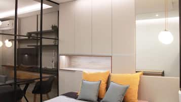 1 habitación, escritorio, tabla de planchar con plancha y wifi