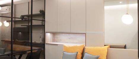 1 bedroom, desk, iron/ironing board, WiFi