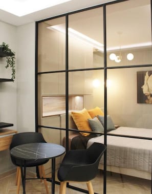 1 bedroom, desk, iron/ironing board, WiFi