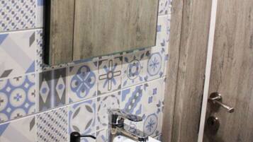 Ducha, artículos de tocador ecológicos, secador de pelo, bidet