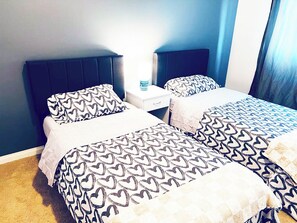 1 chambre, fer et planche à repasser, Wi-Fi, literie fournie