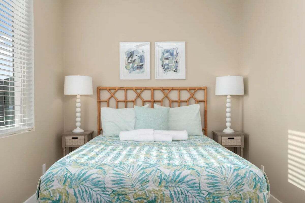 4 bedrooms, iron/ironing board, free WiFi, bed sheets