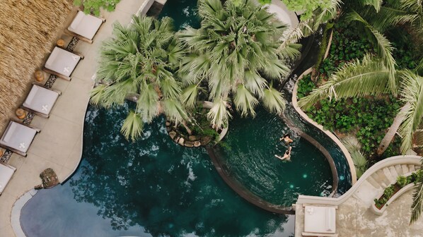 3 outdoor pools, pool umbrellas, pool loungers