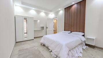 Deluxe Apartment, Balcony, Golf View | Free WiFi