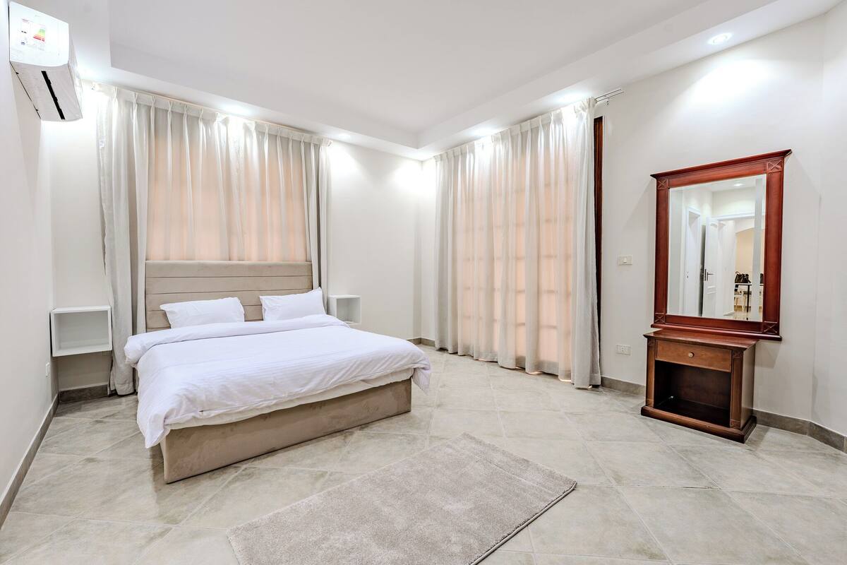 Deluxe Apartment, Balcony, Golf View | WiFi (free)