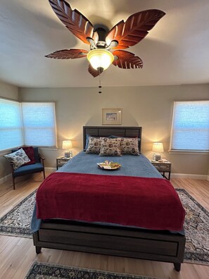 4 bedrooms, desk, iron/ironing board, travel cot