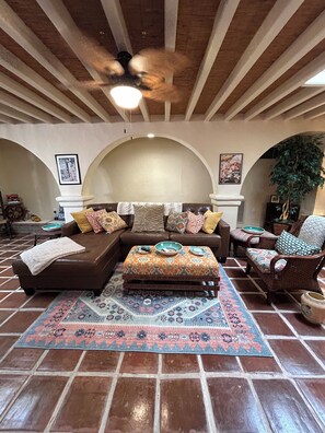 Smart TV, fireplace, books