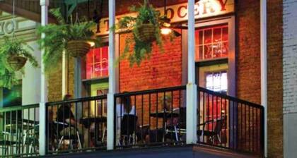 The Rebel's Retreat, 4BR by VelvetDitchVillas