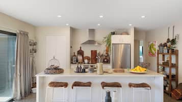 Fridge, microwave, dishwasher, coffee/tea maker