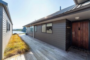 Exterior - Fun and Falls Haven - Mangakino Holiday Home (Mangakino)