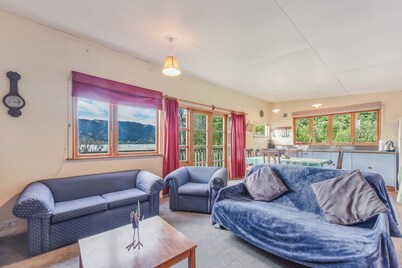 Pukeko Cottage - Marlborough Sounds Retreat