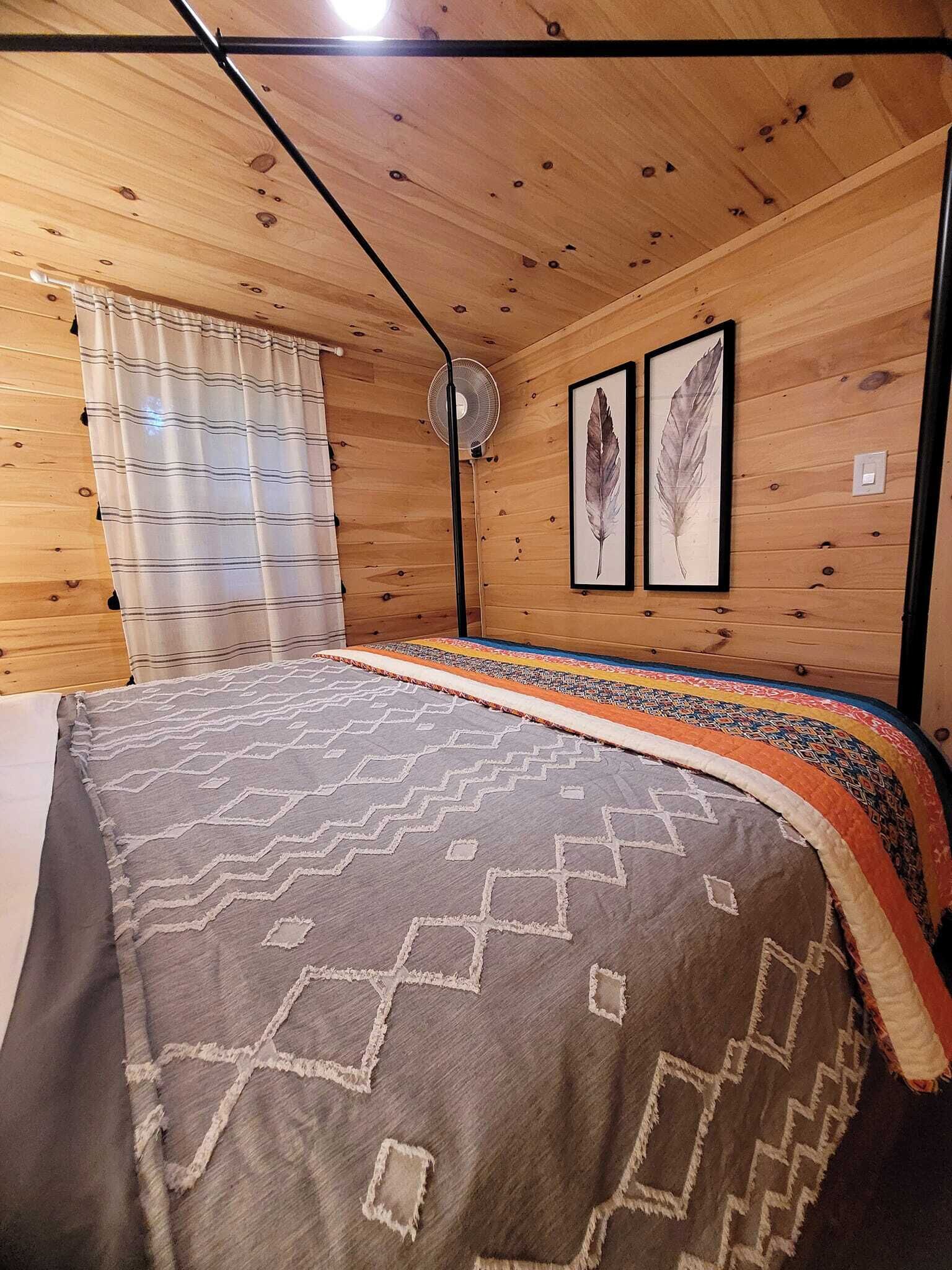 2 chambres, fer et planche à repasser, Wi-Fi, draps fournis