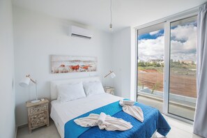 3 Schlafzimmer, Zimmersafe, Bügeleisen/Bügelbrett, Reisekinderbett