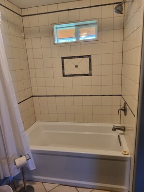 Hårføner, håndklær, såpe og sjampo