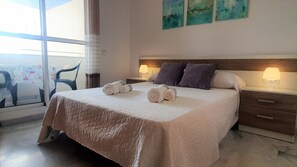 2 chambres, fer et planche à repasser, lit parapluie, Wi-Fi