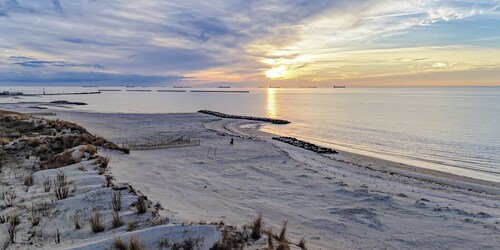 Lil' Ms. Clementine 2-bedroom home in Historic District with Golfcart option