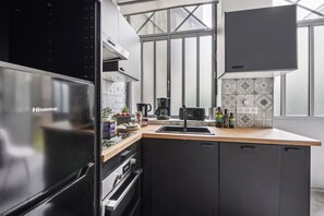 Réfrigérateur, micro-ondes, four, lave-vaisselle