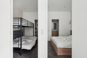 2 bedrooms, desk, iron/ironing board, free WiFi