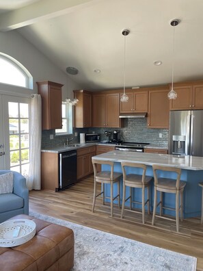 Fridge, microwave, oven, stovetop - Sunny, Modern Cottage w/ Stunning Views, Steps from Beach & Natural Bridges (Santa Cruz)