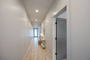 Interior - Dolly & Denim - 4BD/4.5BTH - Spacious Rooftop! (Nashville)