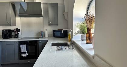 Charming 2-bedroom duplex apartment with WiFi in charming Norwich