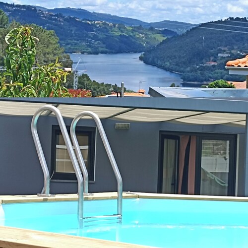 Welcoming 3-bedroom townhome in Alpendurada e Matos