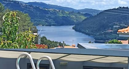 Welcoming 3-bedroom townhome in Alpendurada e Matos