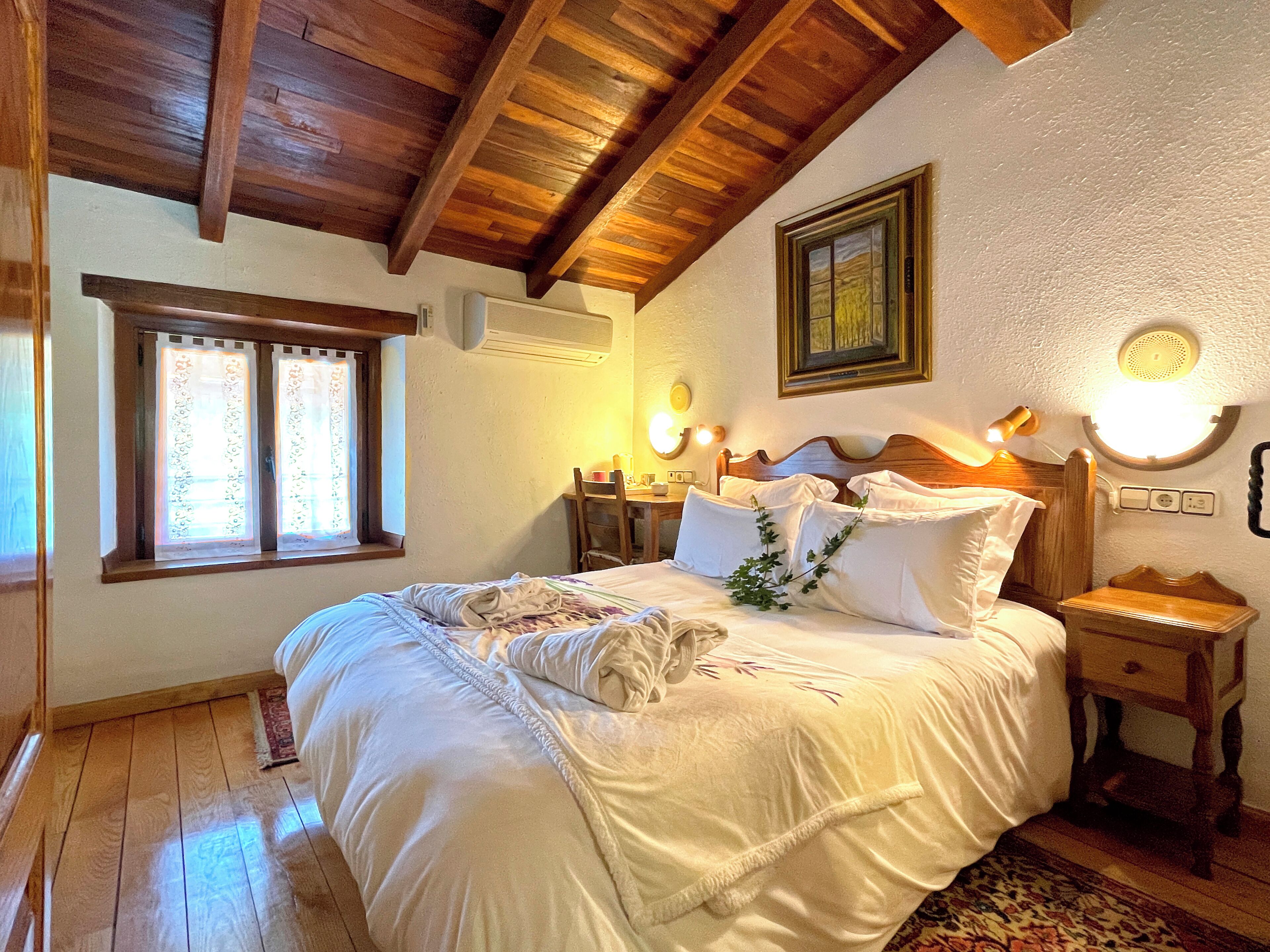 Egyptian cotton sheets, premium bedding, down duvets, bed sheets