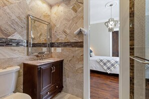 Hårtørrer, håndklæder