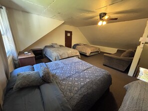 2 bedrooms, bed sheets - Cozy cabin with AC in phenomenal Waterville (Waterville)