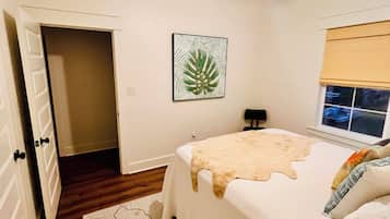 3 bedrooms, iron/ironing board, travel cot, free WiFi