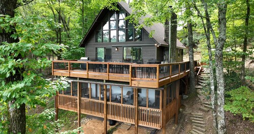 The Perfect Family Getaway! Sleeps 8, 3 BR-3 BA, Incredible VIEWS, Pet-Friendly