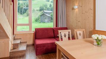Apartment | In-room safe, free cots/infant beds, free WiFi, bed sheets