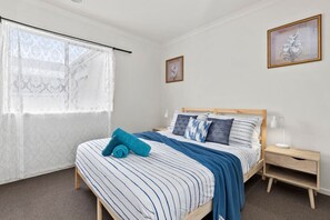 4 chambres, fer et planche à repasser, Wi-Fi, draps fournis