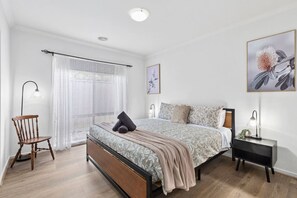 4 chambres, fer et planche à repasser, Wi-Fi, draps fournis