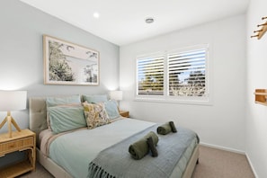 4 habitaciones, tabla de planchar con plancha, wifi y ropa de cama