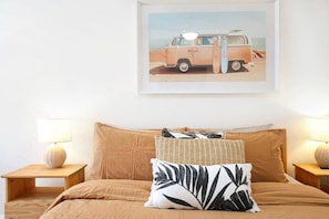 2 habitaciones, tabla de planchar con plancha, wifi y ropa de cama 