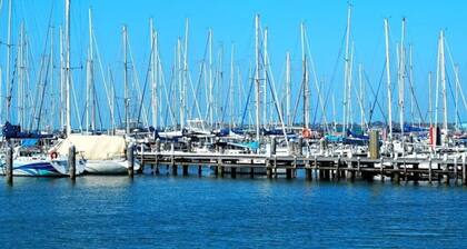 City Centre Unit Overlooking Ryrie Street
