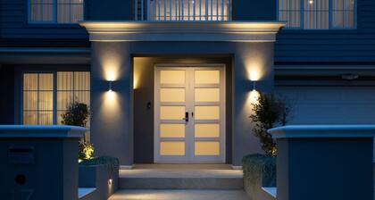 Hamptons in Torquay - 5 bath, Pool, Spa & Theatre!