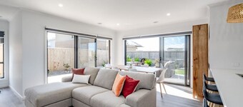Retreat to the Coast - Sleeps 6