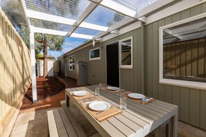 Outdoor dining - The Grove by Host on the Coast (Ocean Grove)