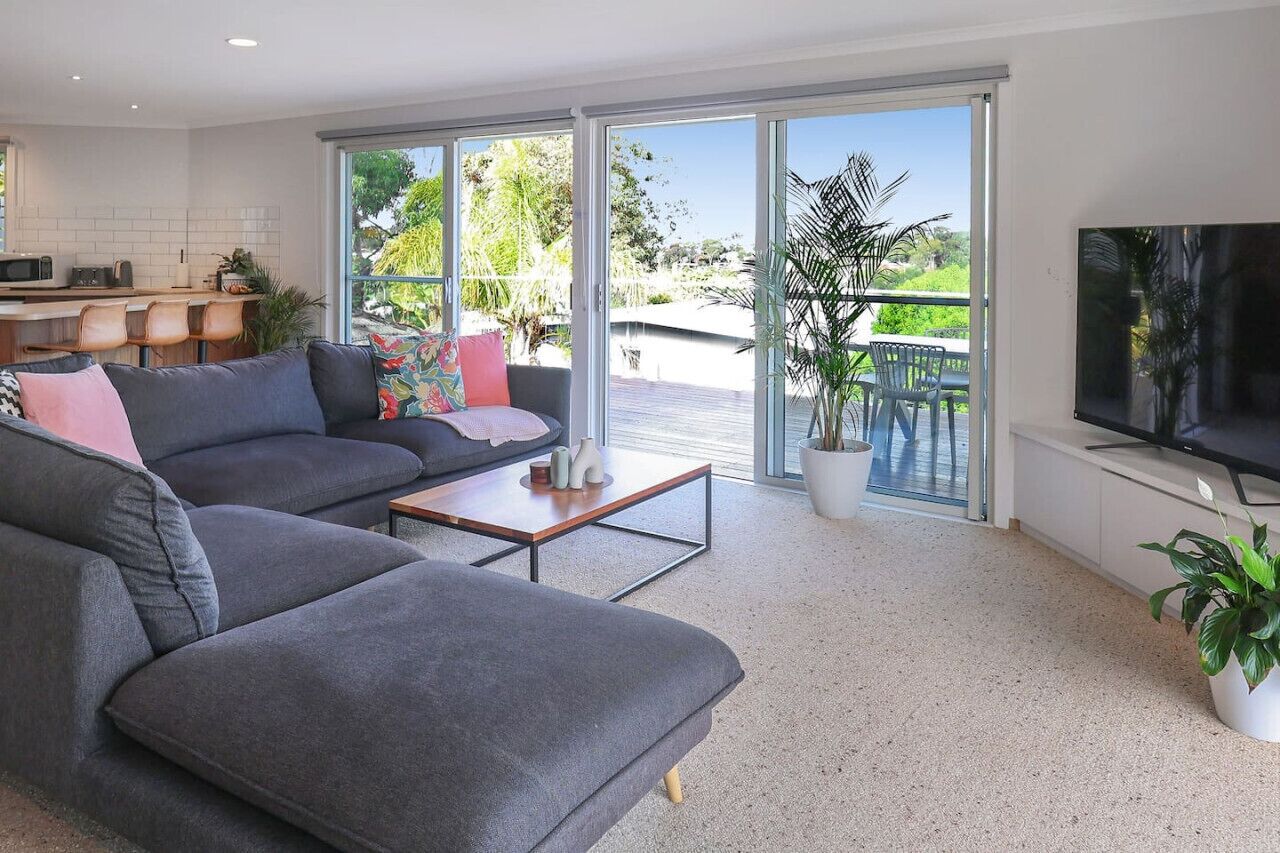 TV, fireplace, ping pong