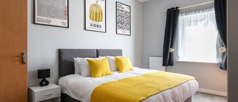 2 slaapkamers, een strijkplank/strijkijzer, wifi, beddengoed